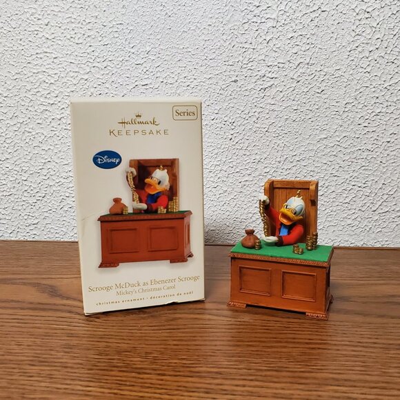 Christmas Ornament Hallmark Keepsake Disney Scrooge McDuck 3" Tall 2010 - Picture 1 of 6